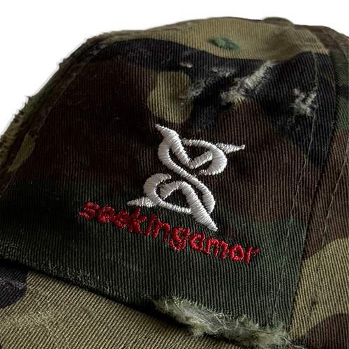 "Distressed Camo" Amor Cap